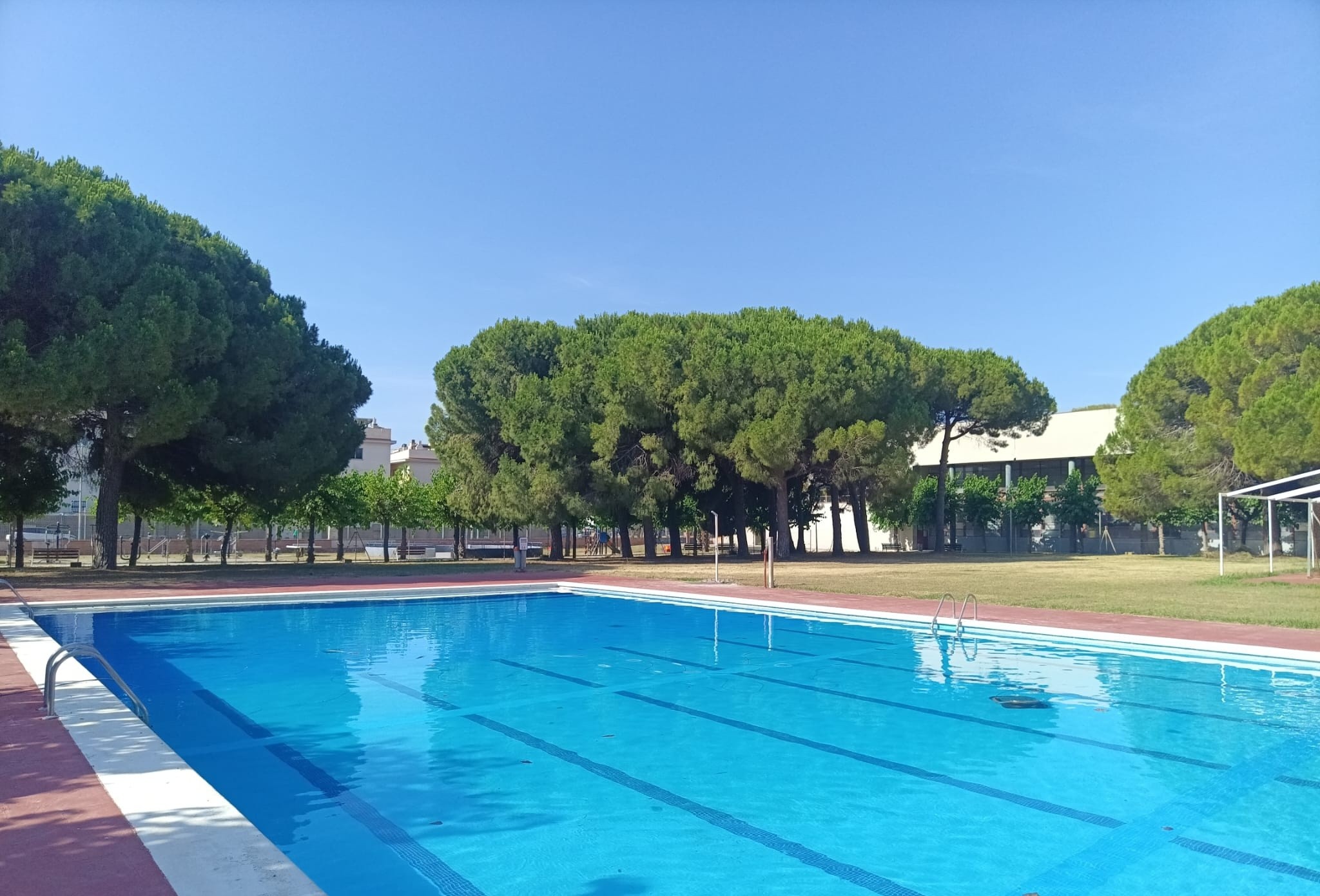 La piscina municipal obre portes aquest dilluns