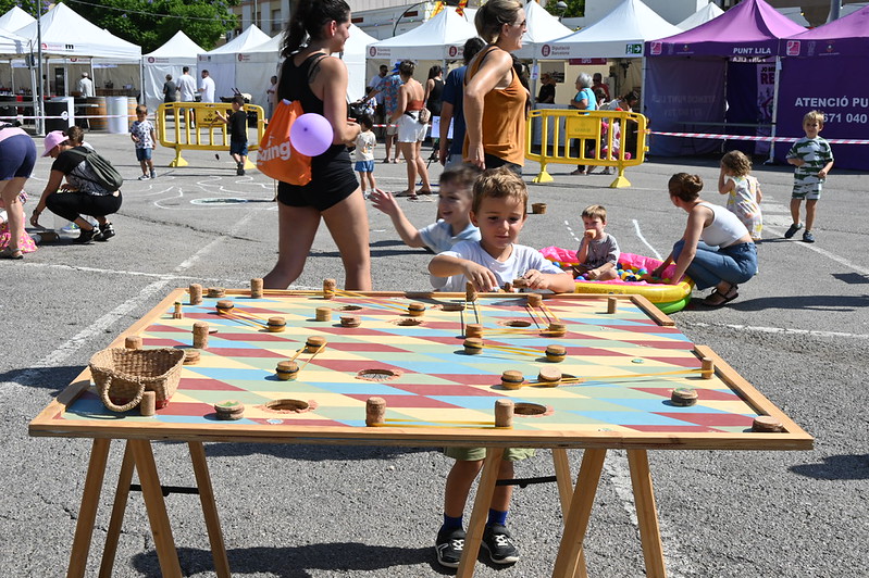 Activitats infantils i jocs gegants relacionats amb la verema.